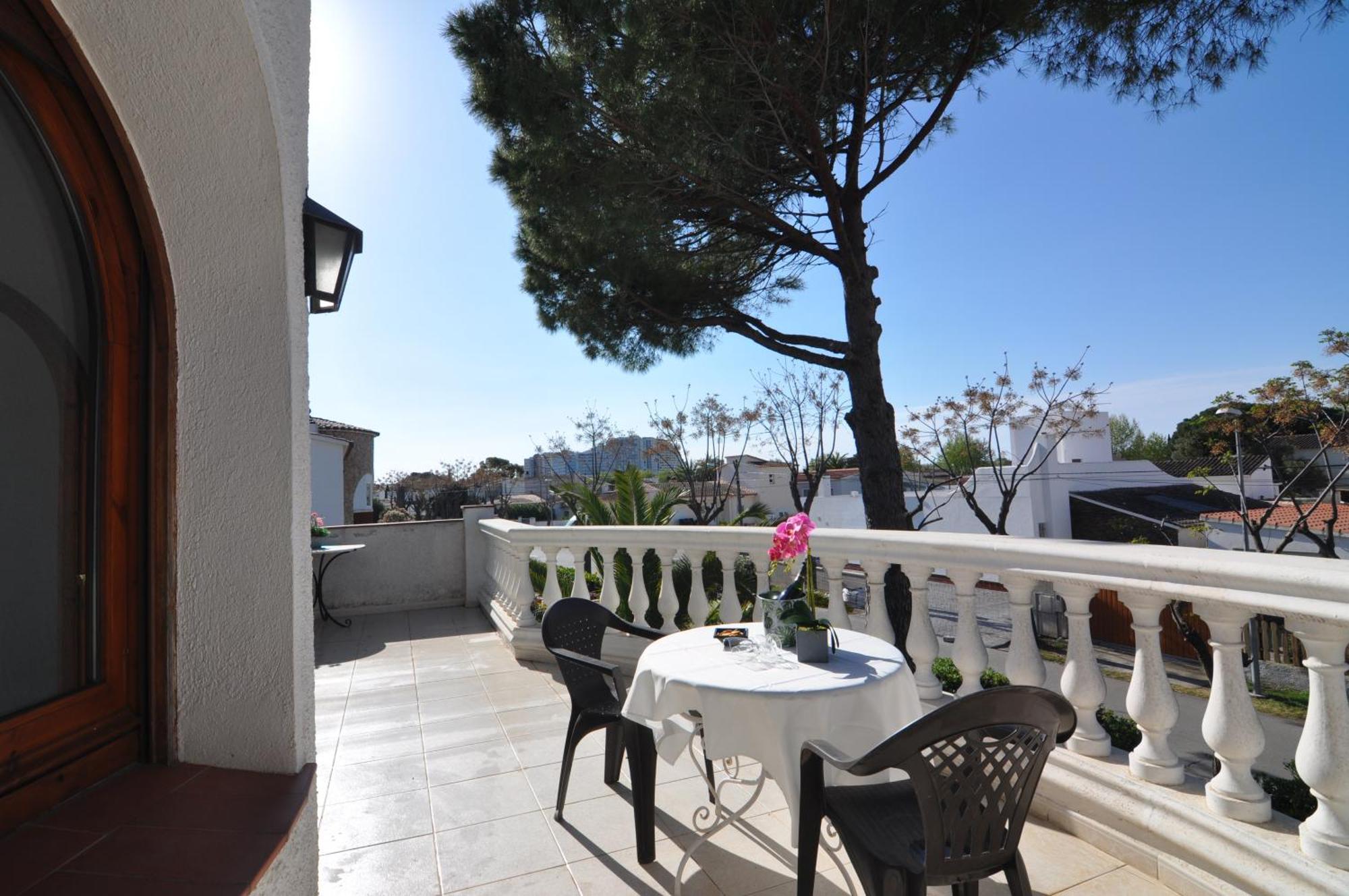 Rnet - Requesens Casa vacanze *